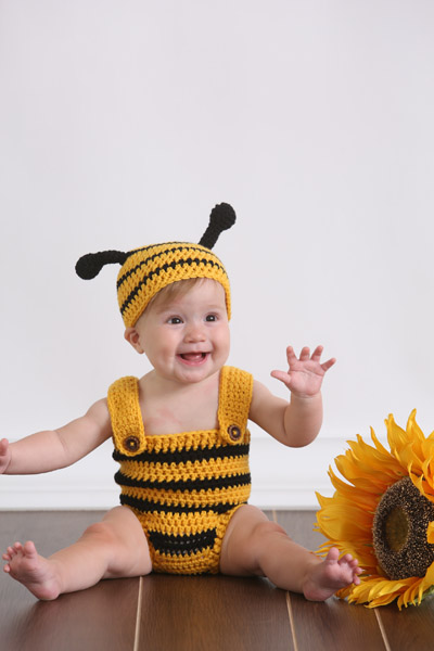 crochet bumble bee baby outfit