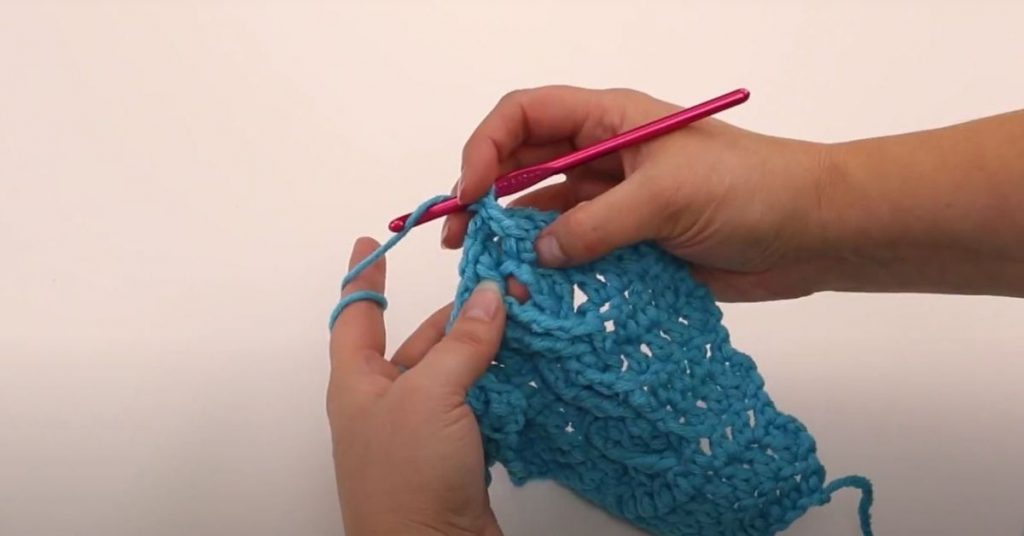 Crochet twisted cable stitch tutorial (with no post stitches!) - Dora Does