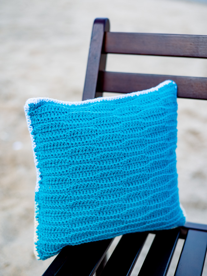 Free Crochet Pattern: Litrik Pillow Cover - Pattern Paradise